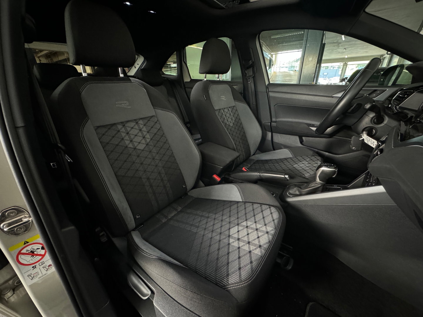 Volkswagen Taigo 1.0 TSI R-Line Pano|Lane Assist|Camera|Stoelverwarming|Carplay|