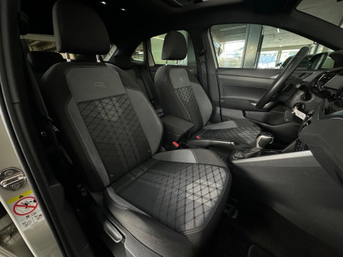 Volkswagen Taigo 1.0 TSI R-Line Pano|Lane Assist|Camera|Stoelverwarming|Carplay|
