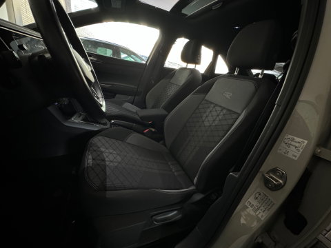 Volkswagen Taigo 1.0 TSI R-Line Pano|Lane Assist|Camera|Stoelverwarming|Carplay|