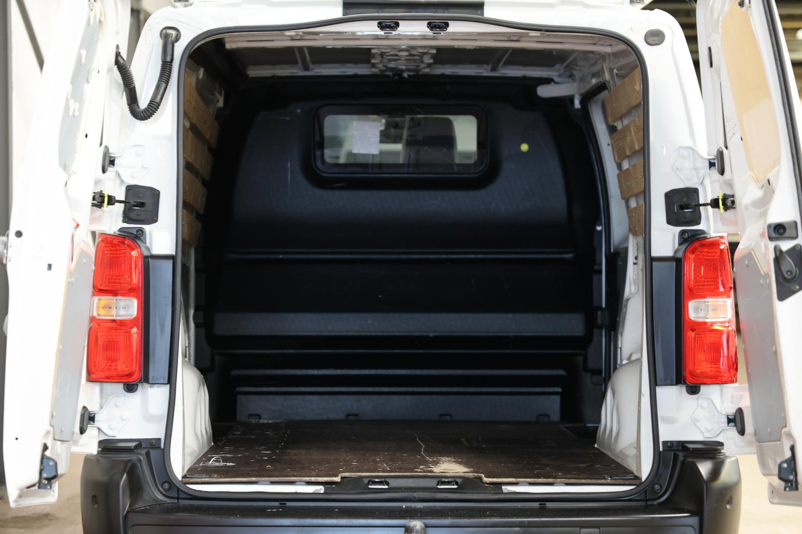 Opel Vivaro 2.0 CDTI L3H1 LANG IMPERIAAL TREKHAAK 3PERS