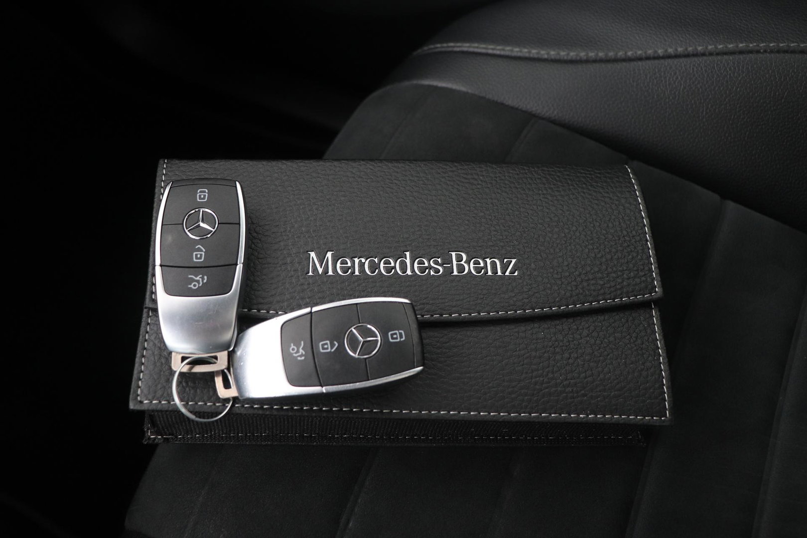 Mercedes-Benz GLE 350 de 4MATIC Premium Plus | Burmester | Panoramadak | Luchtvering | BLIS | Nightpakket | Trekhaak | ACC
