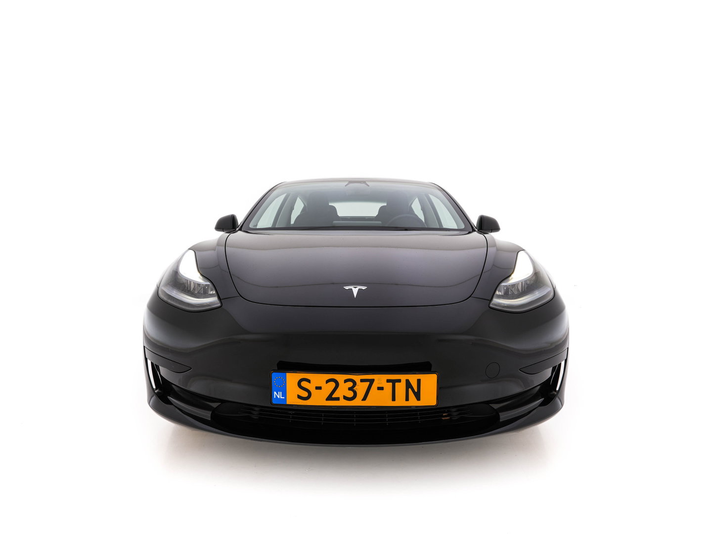 Tesla Model 3 Standard RWD Plus 60 kWh [3-Fase-11kW] {SoH-90%} (INCL-BTW) Aut. *PANO | AUTOPILOT | LEATHER | KEYLESS | FULL-LED | MEMORY-PACK | TOPVIEW | DAB | CARPLAY | DIGI-COCKPIT | LANE-ASSIST | HEATED- COMFORTSEATS | 19"ALU*