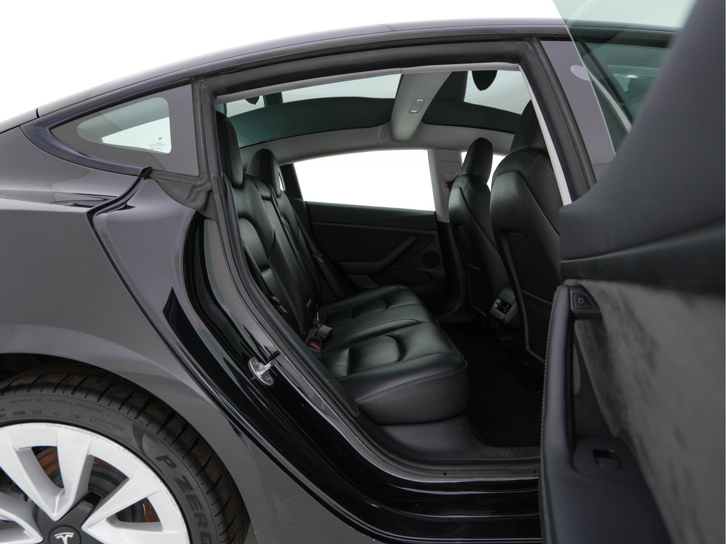Tesla Model 3 Standard RWD Plus 60 kWh [3-Fase-11kW] {SoH-90%} (INCL-BTW) Aut. *PANO | AUTOPILOT | LEATHER | KEYLESS | FULL-LED | MEMORY-PACK | TOPVIEW | DAB | CARPLAY | DIGI-COCKPIT | LANE-ASSIST | HEATED- COMFORTSEATS | 19"ALU*