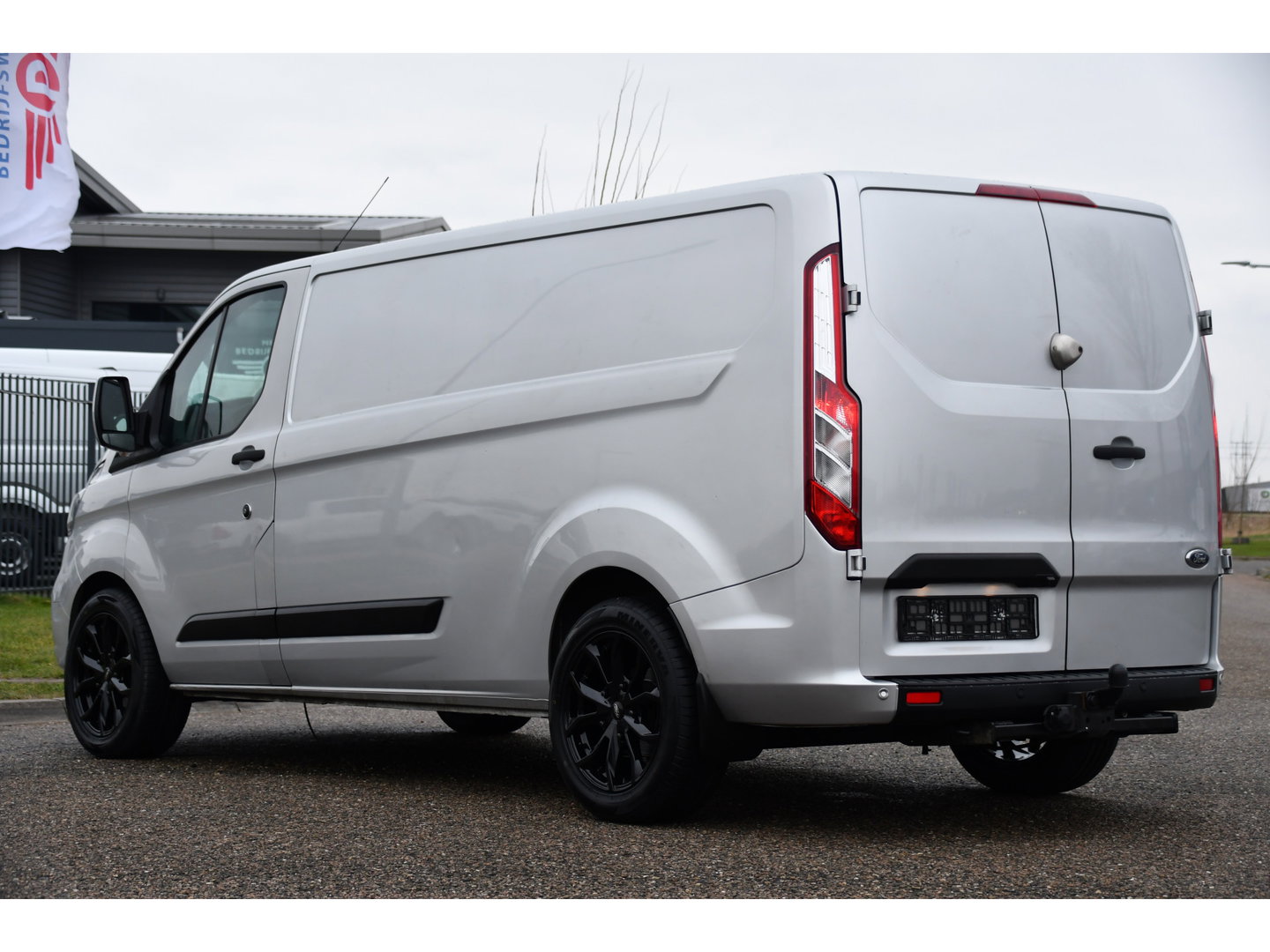 Ford Transit Custom 300 2.0 TDCI L2H1 Raptor Edition Camera, Cruise, Caprlay, Automaat, PDC, Multimedia, Stoelverwarming, Standkachel, Uniek!