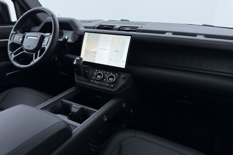 Land Rover Defender 110 P300e X-Dynamic HSE | Luchtvering | Trekhaak | Stoelventilatie | Panoramadak | 360° Camera | Koelkast | 22 Inch