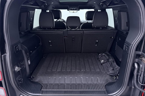 Land Rover Defender 110 P300e X-Dynamic HSE | Luchtvering | Trekhaak | Stoelventilatie | Panoramadak | 360° Camera | Koelkast | 22 Inch