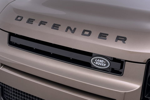 Land Rover Defender 110 P300e X-Dynamic HSE | Luchtvering | Trekhaak | Stoelventilatie | Panoramadak | 360° Camera | Koelkast | 22 Inch