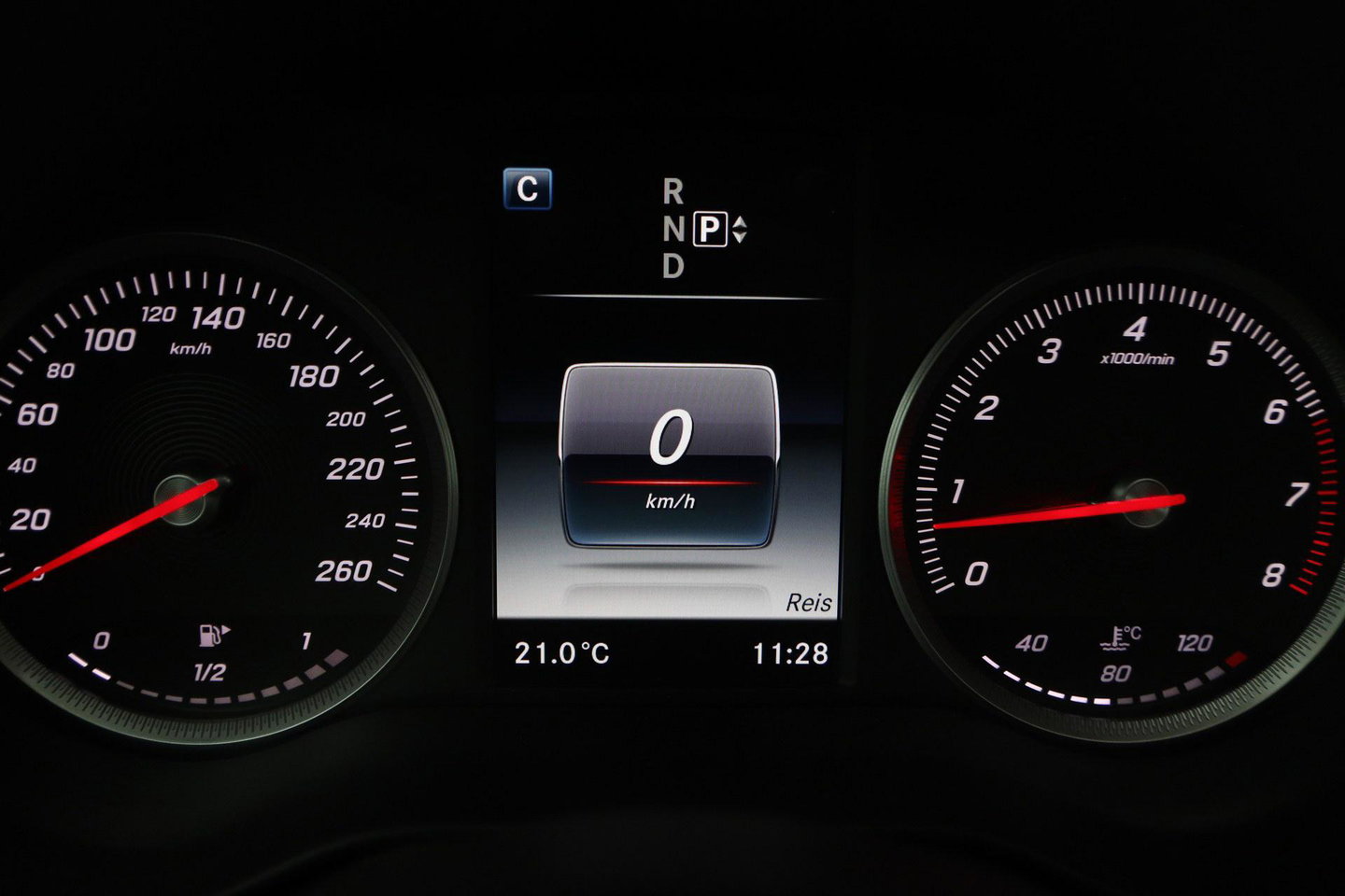 Mercedes-Benz C-Klasse 200 Ambition | Panoramadak | Trekhaak | Navigatie | Cruise Control | 18 Inch