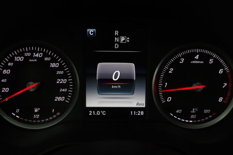 Mercedes-Benz C-Klasse 200 Ambition | Panoramadak | Trekhaak | Navigatie | Cruise Control | 18 Inch