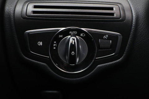 Mercedes-Benz C-Klasse 200 Ambition | Panoramadak | Trekhaak | Navigatie | Cruise Control | 18 Inch