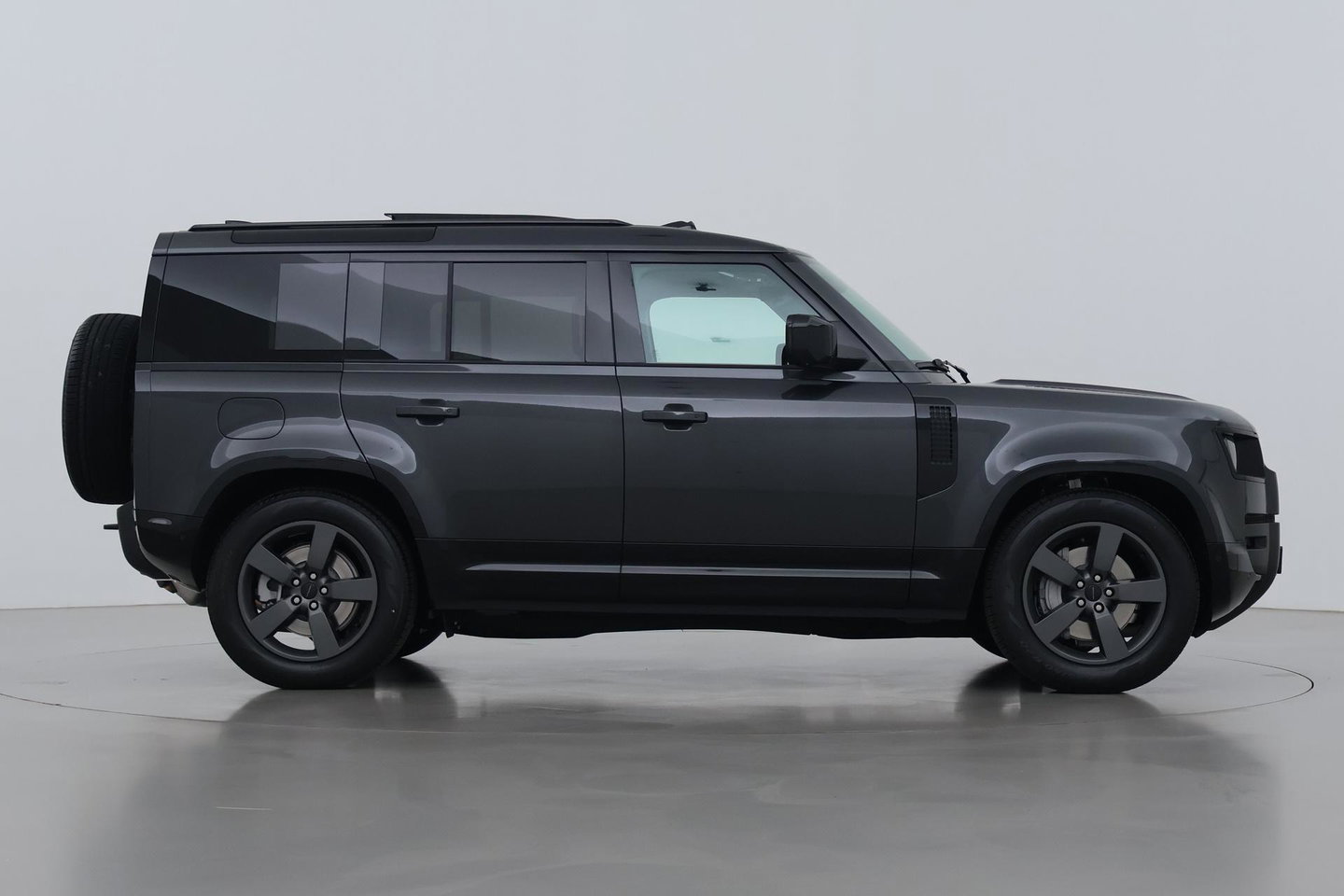 Land Rover Defender 110 P300e X-Dynamic HSE | Luchtvering | Stoelventilatie | Trekhaak | 360° Camera | Meridian | Stoel+Stuurverwarming | ACC