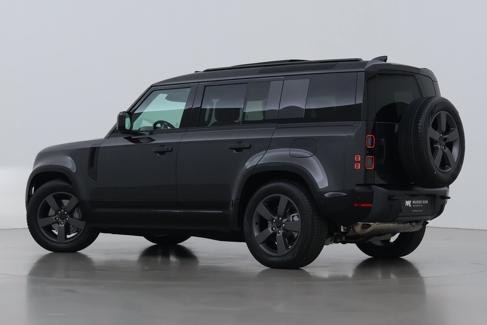 Land Rover Defender 110 P300e X-Dynamic HSE | Luchtvering | Stoelventilatie | Trekhaak | 360° Camera | Meridian | Stoel+Stuurverwarming | ACC