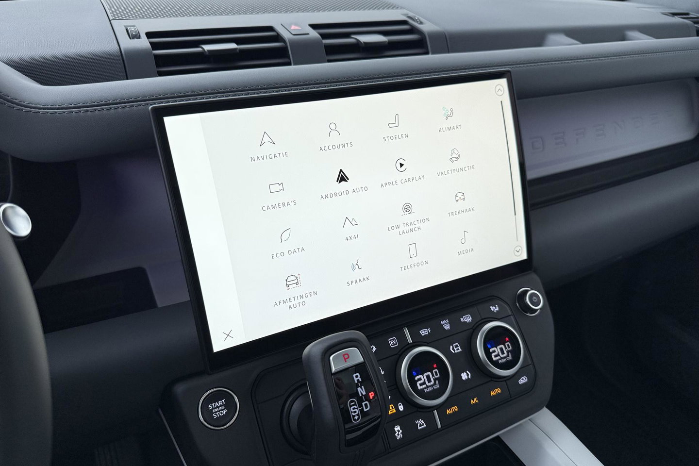 Land Rover Defender 110 P300e X-Dynamic HSE | Luchtvering | Stoelventilatie | Trekhaak | 360° Camera | Meridian | Stoel+Stuurverwarming | ACC