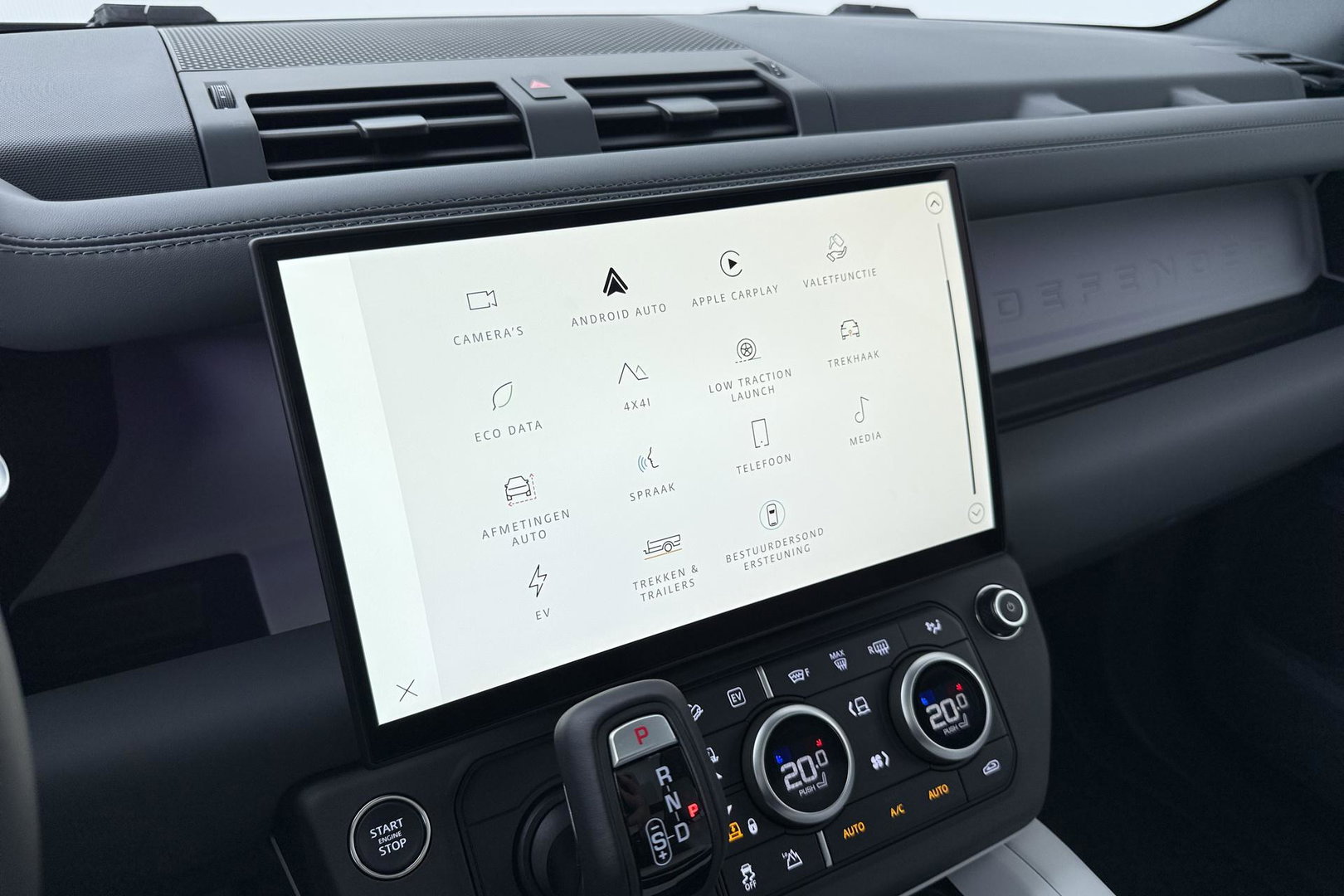 Land Rover Defender 110 P300e X-Dynamic HSE | Luchtvering | Stoelventilatie | Trekhaak | 360° Camera | Meridian | Stoel+Stuurverwarming | ACC