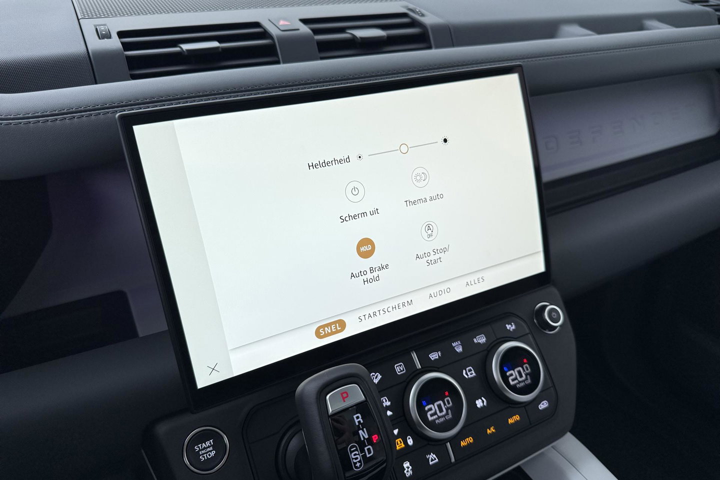 Land Rover Defender 110 P300e X-Dynamic HSE | Luchtvering | Stoelventilatie | Trekhaak | 360° Camera | Meridian | Stoel+Stuurverwarming | ACC