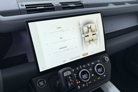 Land Rover Defender 110 P300e X-Dynamic HSE | Luchtvering | Stoelventilatie | Trekhaak | 360° Camera | Meridian | Stoel+Stuurverwarming | ACC