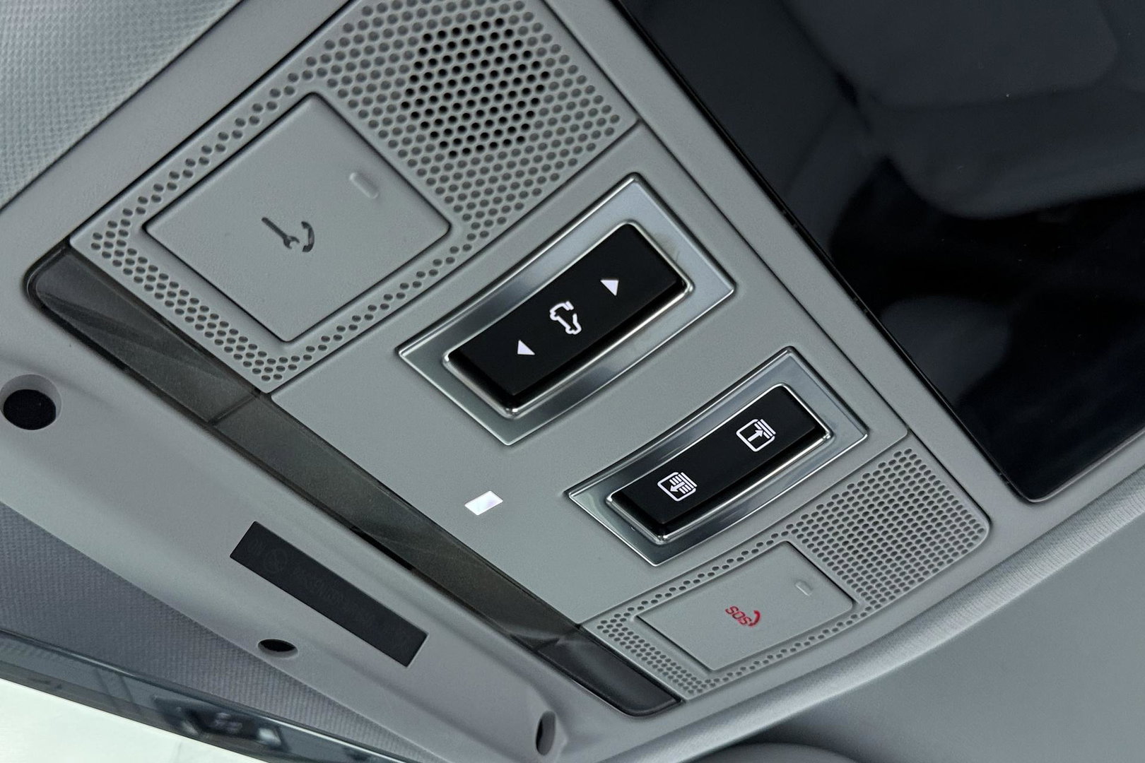 Land Rover Defender 110 P300e X-Dynamic HSE | Luchtvering | Stoelventilatie | Trekhaak | 360° Camera | Meridian | Stoel+Stuurverwarming | ACC