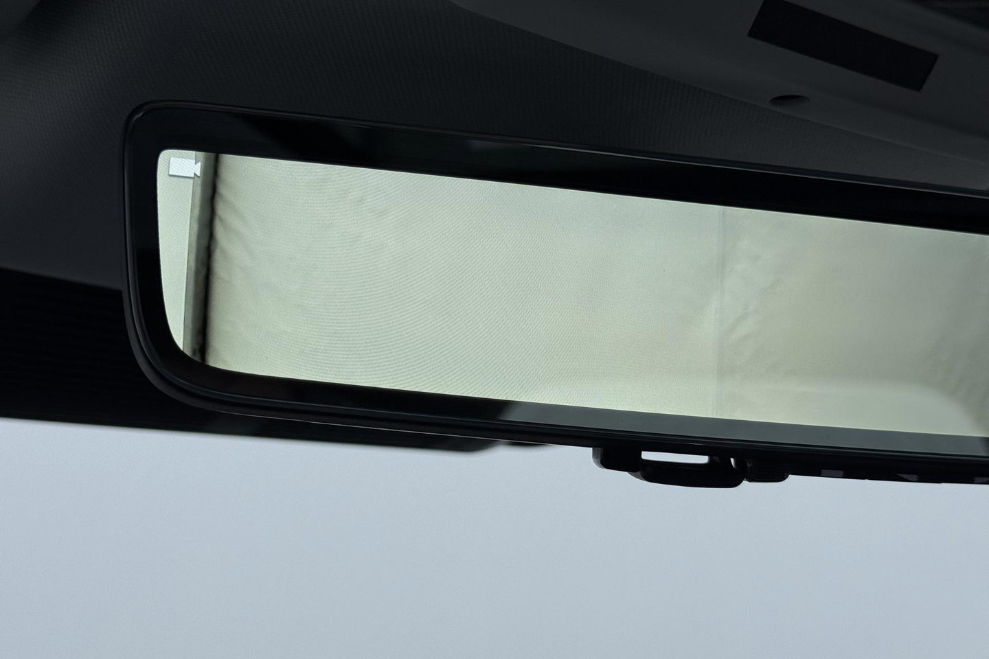 Land Rover Defender 110 P300e X-Dynamic HSE | Luchtvering | Stoelventilatie | Trekhaak | 360° Camera | Meridian | Stoel+Stuurverwarming | ACC