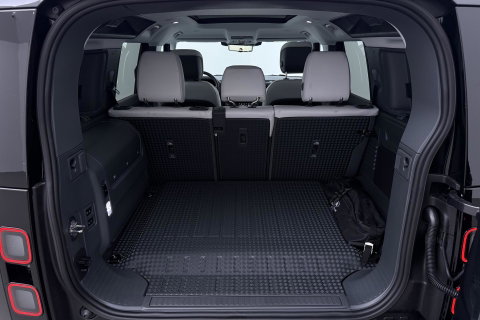 Land Rover Defender 110 P300e X-Dynamic HSE | Luchtvering | Stoelventilatie | Trekhaak | 360° Camera | Meridian | Stoel+Stuurverwarming | ACC