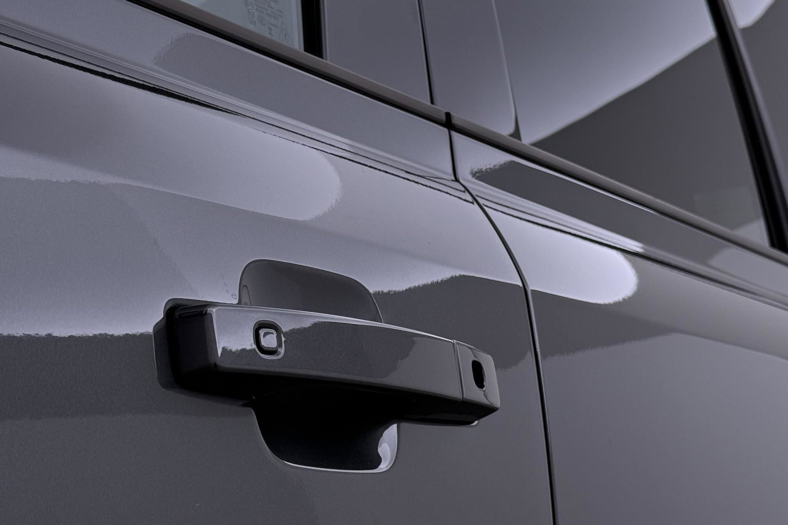 Land Rover Defender 110 P300e X-Dynamic HSE | Luchtvering | Stoelventilatie | Trekhaak | 360° Camera | Meridian | Stoel+Stuurverwarming | ACC