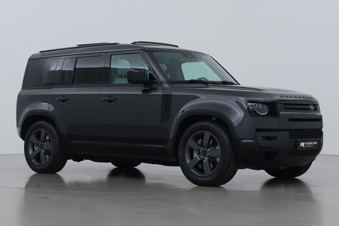 Land Rover Defender 110 P300e X-Dynamic HSE | Luchtvering | Stoelventilatie | Trekhaak | 360° Camera | Meridian | Stoel+Stuurverwarming | ACC