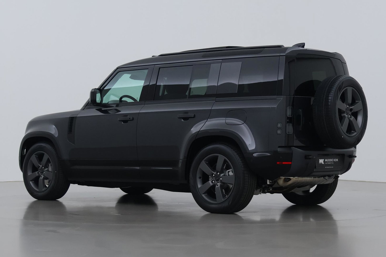 Land Rover Defender 110 P300e X-Dynamic HSE | Luchtvering | Stoelventilatie | Trekhaak | 360° Camera | Meridian | Stoel+Stuurverwarming | ACC