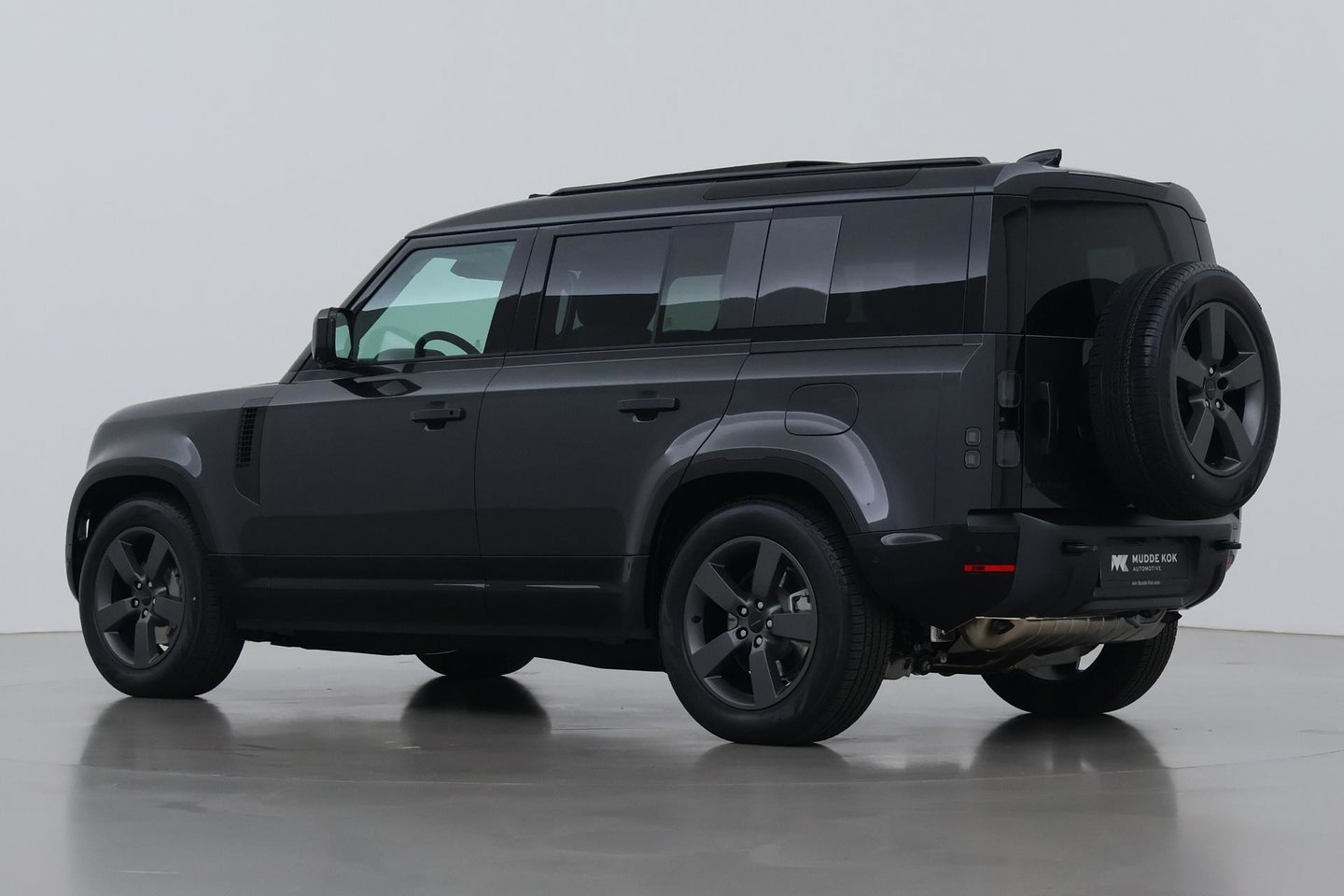 Land Rover Defender 110 P300e X-Dynamic HSE | Luchtvering | Stoelventilatie | Trekhaak | 360° Camera | Meridian | Stoel+Stuurverwarming | ACC