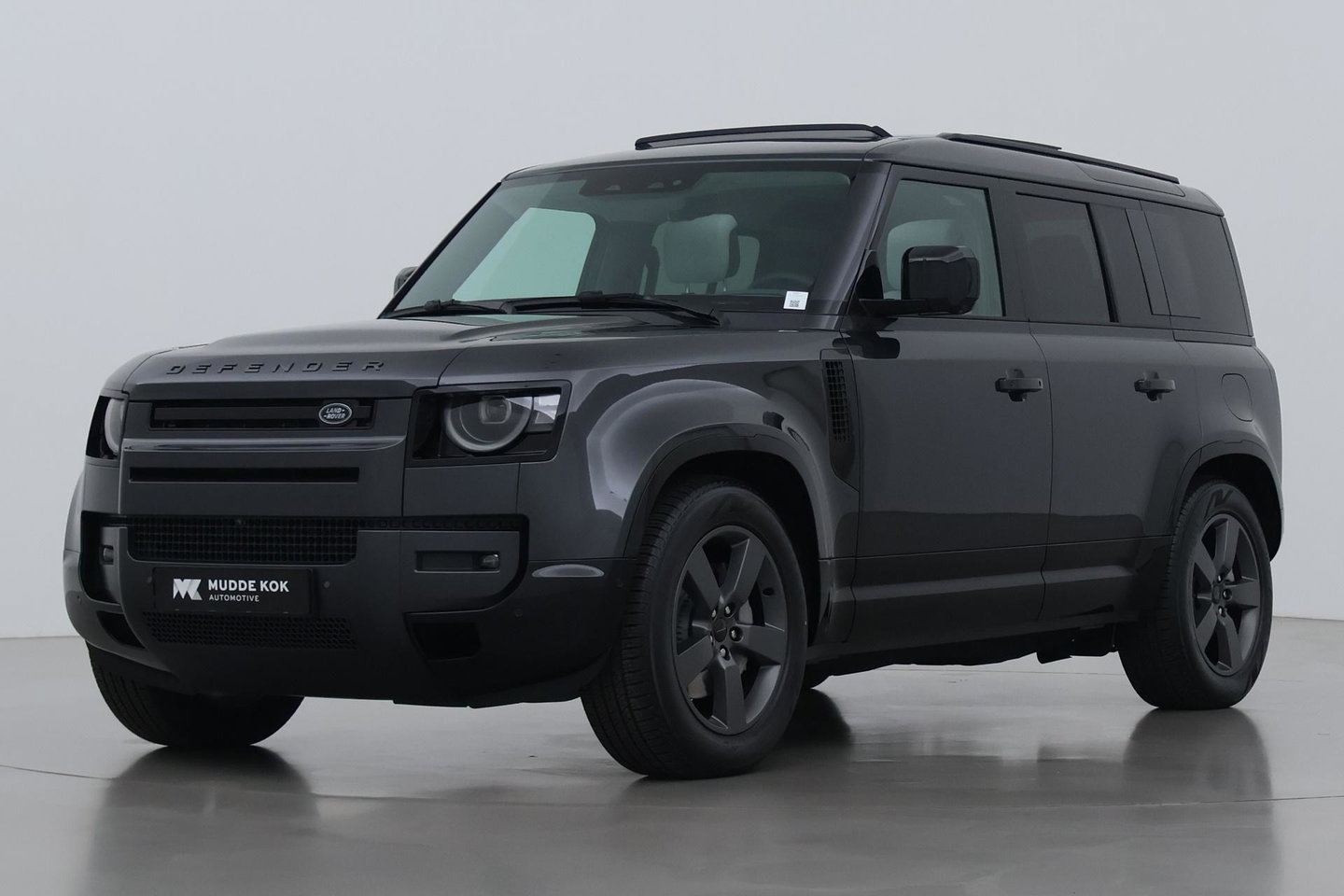 Land Rover Defender 110 P300e X-Dynamic HSE | Luchtvering | Stoelventilatie | Trekhaak | 360° Camera | Meridian | Stoel+Stuurverwarming | ACC