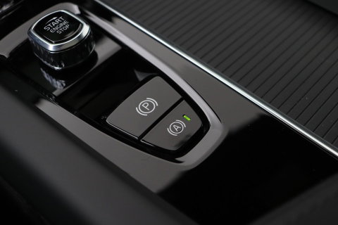 Volvo XC60 T6 Plus Black Edition | Harman/Kardon | Pilot Assist | Panoramadak | 360° Camera | Head-Up | Stoel+Stuurverwarming | 21 Inch