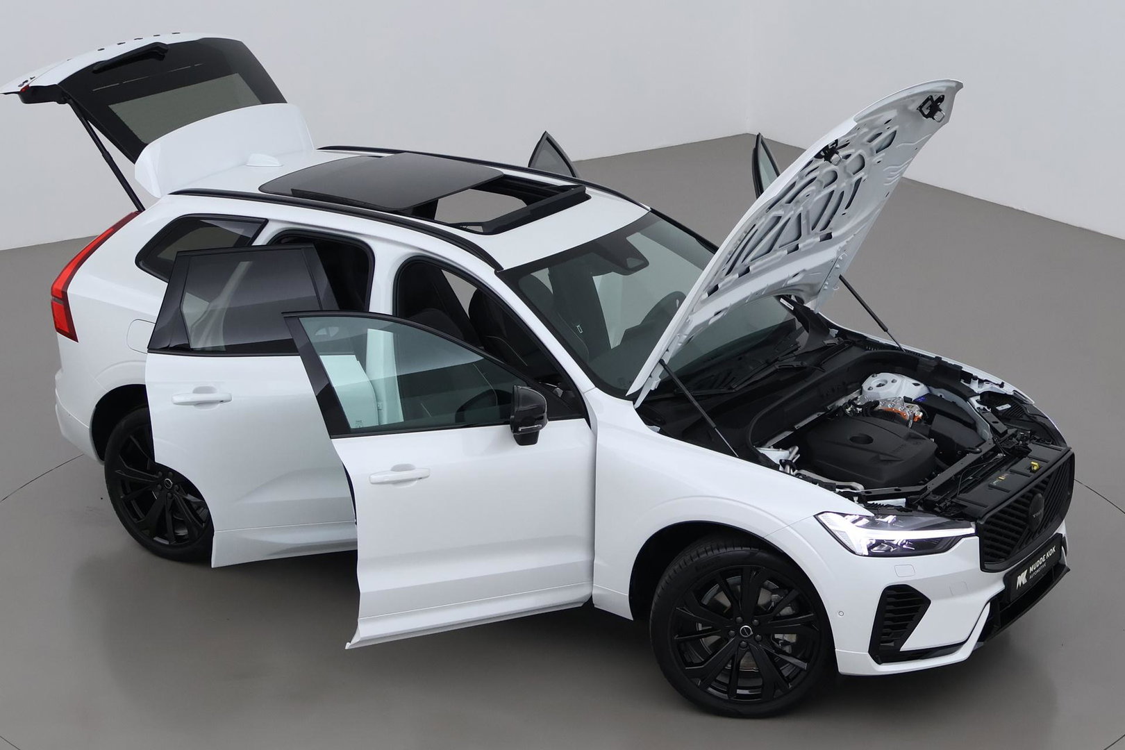 Volvo XC60 T6 Plus Black Edition | Harman/Kardon | Pilot Assist | Panoramadak | 360° Camera | Head-Up | Stoel+Stuurverwarming | 21 Inch