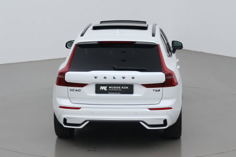 Volvo XC60 T6 Plus Black Edition | Harman/Kardon | Pilot Assist | Panoramadak | 360° Camera | Head-Up | Stoel+Stuurverwarming | 21 Inch