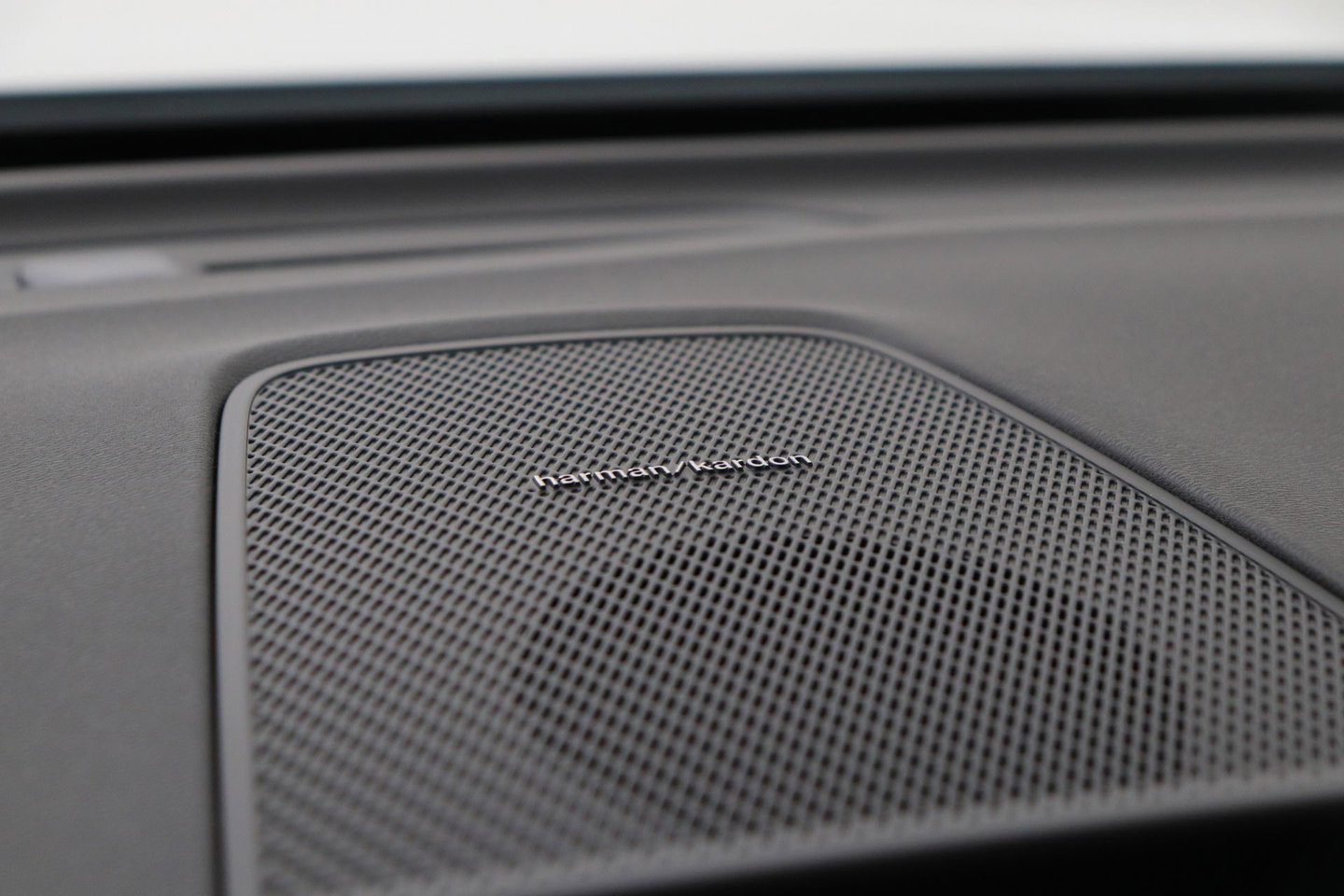 Volvo XC60 T6 Plus Black Edition | Harman/Kardon | Pilot Assist | Panoramadak | 360° Camera | Head-Up | Stoel+Stuurverwarming | 21 Inch