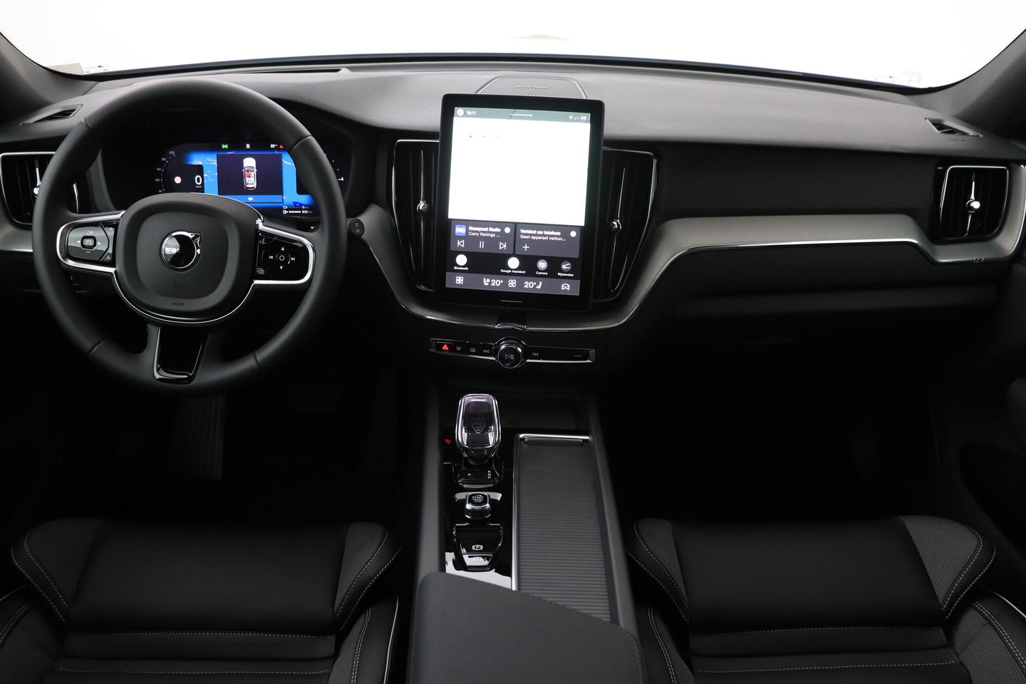 Volvo XC60 T6 Plus Black Edition | Harman/Kardon | Pilot Assist | Panoramadak | 360° Camera | Head-Up | Stoel+Stuurverwarming | 21 Inch