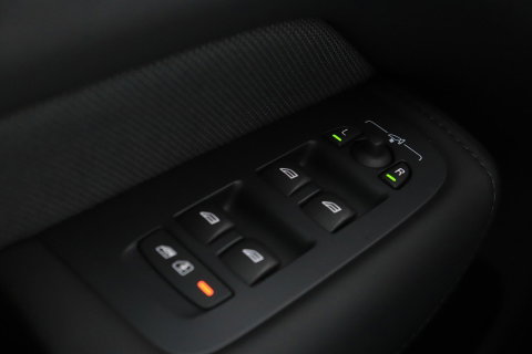 Volvo XC60 T6 Plus Black Edition | Harman/Kardon | Pilot Assist | Panoramadak | 360° Camera | Head-Up | Stoel+Stuurverwarming | 21 Inch
