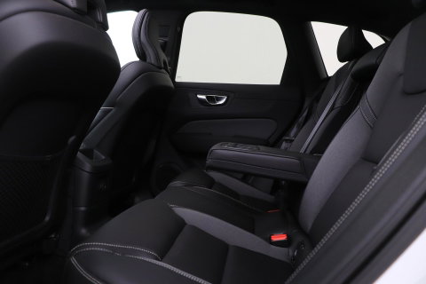 Volvo XC60 T6 Plus Black Edition | Harman/Kardon | Pilot Assist | Panoramadak | 360° Camera | Head-Up | Stoel+Stuurverwarming | 21 Inch