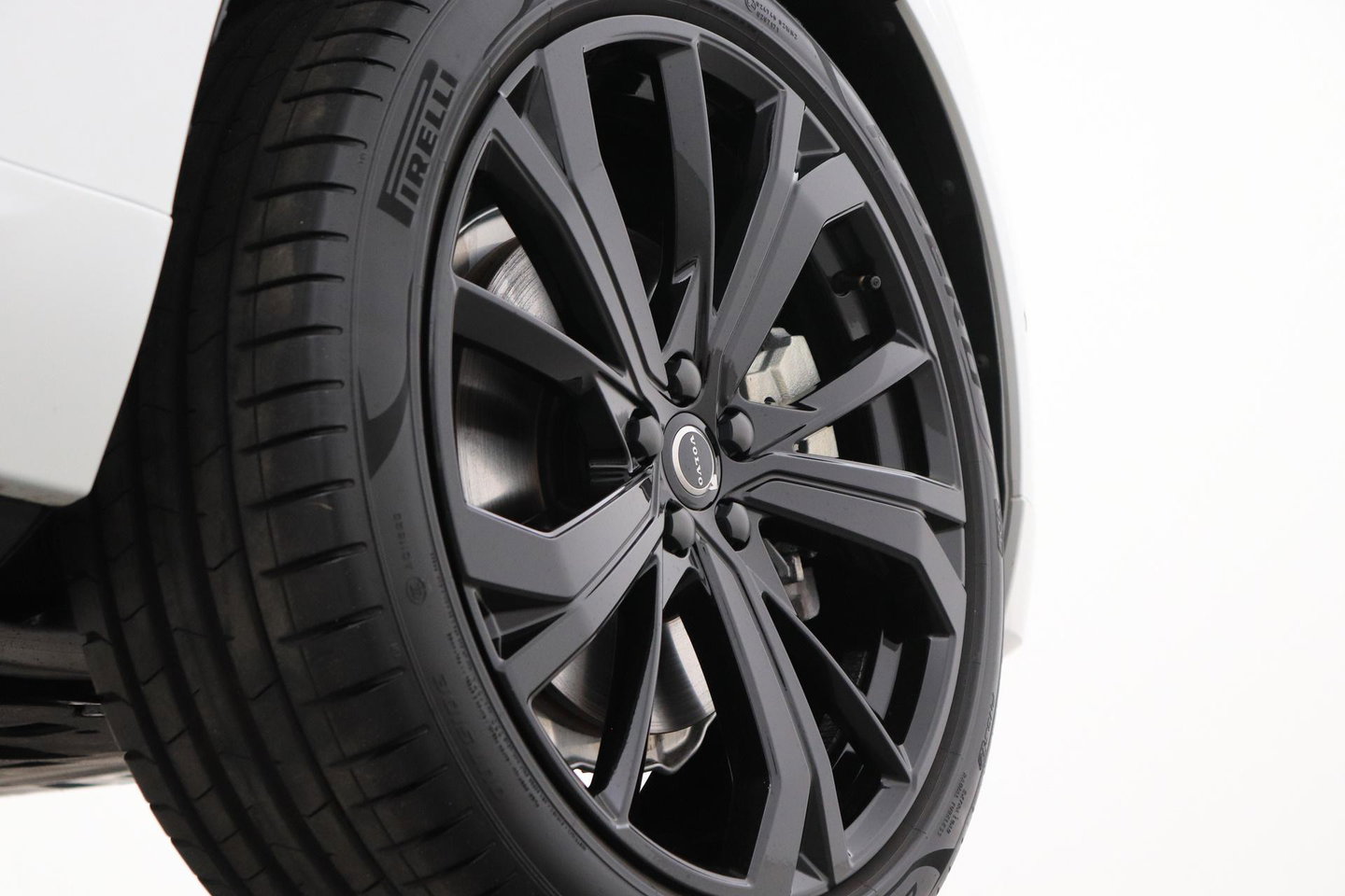 Volvo XC60 T6 Plus Black Edition | Harman/Kardon | Pilot Assist | Panoramadak | 360° Camera | Head-Up | Stoel+Stuurverwarming | 21 Inch