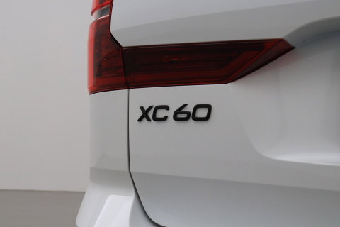 Volvo XC60 T6 Plus Black Edition | Harman/Kardon | Pilot Assist | Panoramadak | 360° Camera | Head-Up | Stoel+Stuurverwarming | 21 Inch