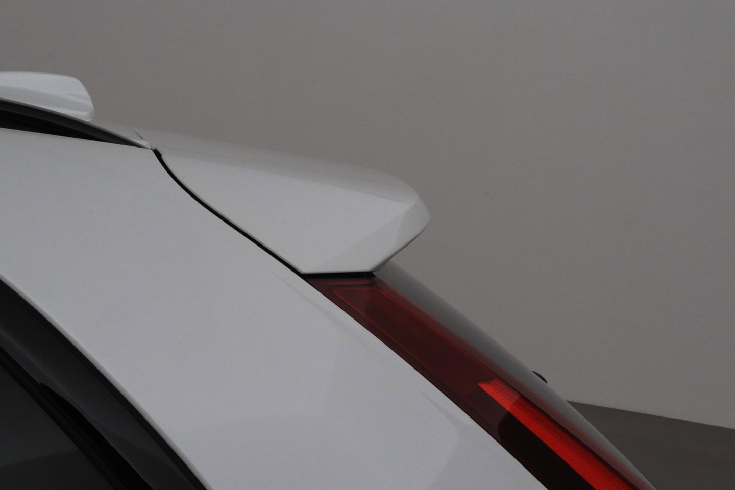Volvo XC60 T6 Plus Black Edition | Harman/Kardon | Pilot Assist | Panoramadak | 360° Camera | Head-Up | Stoel+Stuurverwarming | 21 Inch