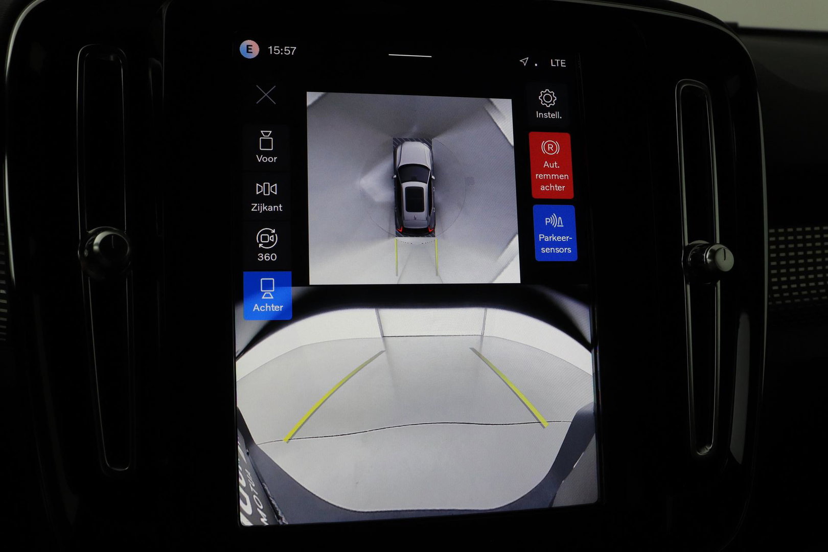 Volvo EX40 Single Motor Extended Range Plus Black Edition | 82 kWh | Harman/Kardon | 360° Camera | Warmtepomp | Memory | Stoel+Stuurverwarming | 20 Inch