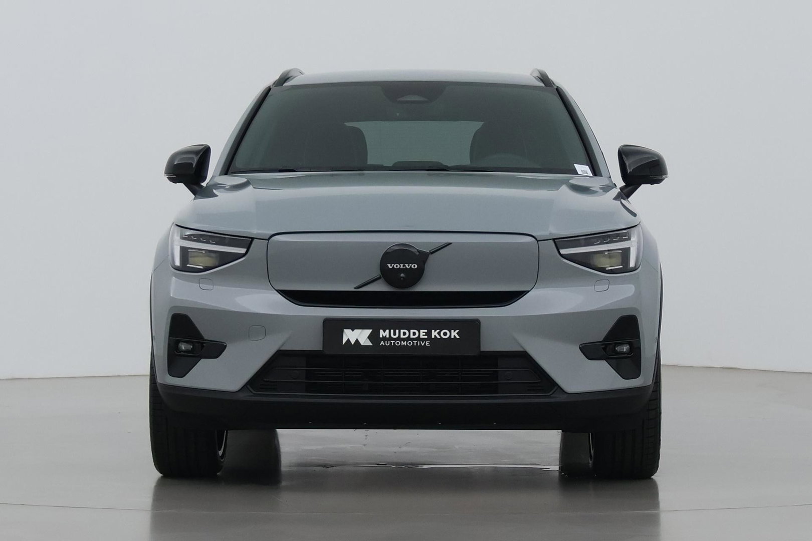 Volvo EX40 Single Motor Extended Range Plus Black Edition | 82 kWh | Harman/Kardon | 360° Camera | Warmtepomp | Memory | Stoel+Stuurverwarming | 20 Inch