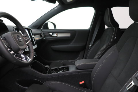 Volvo EX40 Single Motor Extended Range Plus Black Edition | 82 kWh | Harman/Kardon | 360° Camera | Warmtepomp | Memory | Stoel+Stuurverwarming | 20 Inch