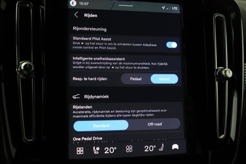 Volvo EX40 Single Motor Extended Range Plus Black Edition | 82 kWh | Harman/Kardon | 360° Camera | Warmtepomp | Memory | Stoel+Stuurverwarming | 20 Inch