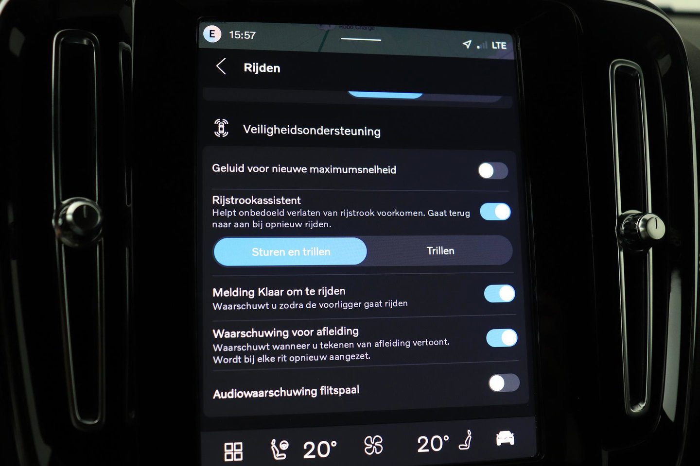Volvo EX40 Single Motor Extended Range Plus Black Edition | 82 kWh | Harman/Kardon | 360° Camera | Warmtepomp | Memory | Stoel+Stuurverwarming | 20 Inch