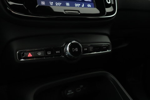 Volvo EX40 Single Motor Extended Range Plus Black Edition | 82 kWh | Harman/Kardon | 360° Camera | Warmtepomp | Memory | Stoel+Stuurverwarming | 20 Inch