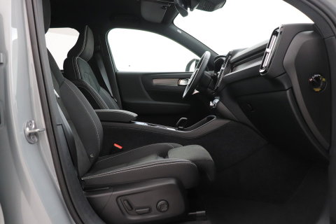 Volvo EX40 Single Motor Extended Range Plus Black Edition | 82 kWh | Harman/Kardon | 360° Camera | Warmtepomp | Memory | Stoel+Stuurverwarming | 20 Inch