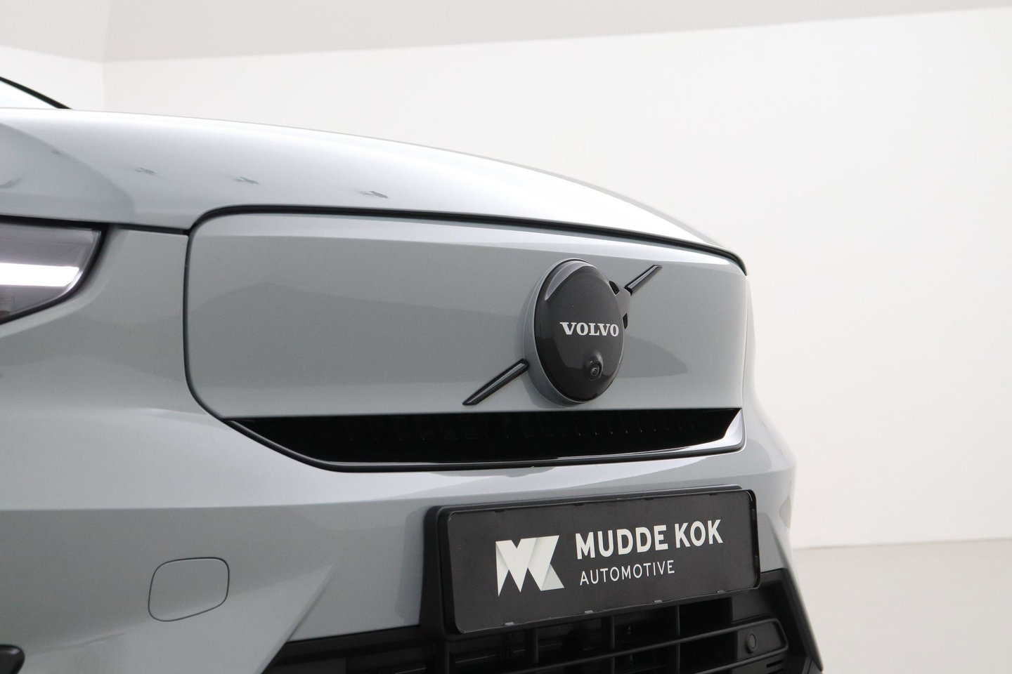 Volvo EX40 Single Motor Extended Range Plus Black Edition | 82 kWh | Harman/Kardon | 360° Camera | Warmtepomp | Memory | Stoel+Stuurverwarming | 20 Inch