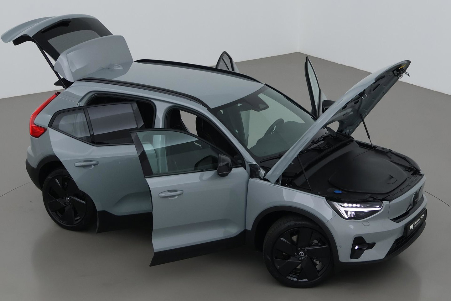 Volvo EX40 Single Motor Extended Range Plus Black Edition | 82 kWh | Harman/Kardon | 360° Camera | Warmtepomp | Memory | Stoel+Stuurverwarming | 20 Inch