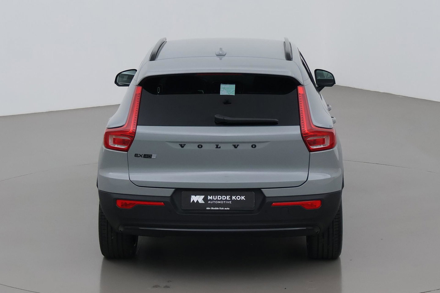 Volvo EX40 Single Motor Extended Range Plus Black Edition | 82 kWh | Harman/Kardon | 360° Camera | Warmtepomp | Memory | Stoel+Stuurverwarming | 20 Inch