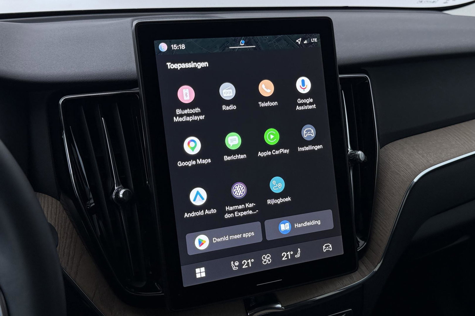Volvo XC60 T8 Plus Dark | Harman/Kardon | Memory | BLIS | 360° Camera | Stoel+Stuurverwarming | ACC