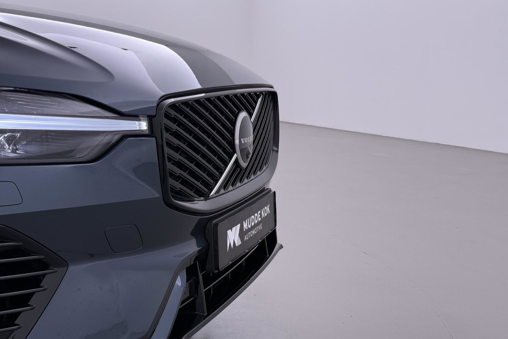 Volvo XC60 T8 Plus Dark | Harman/Kardon | Memory | BLIS | 360° Camera | Stoel+Stuurverwarming | ACC